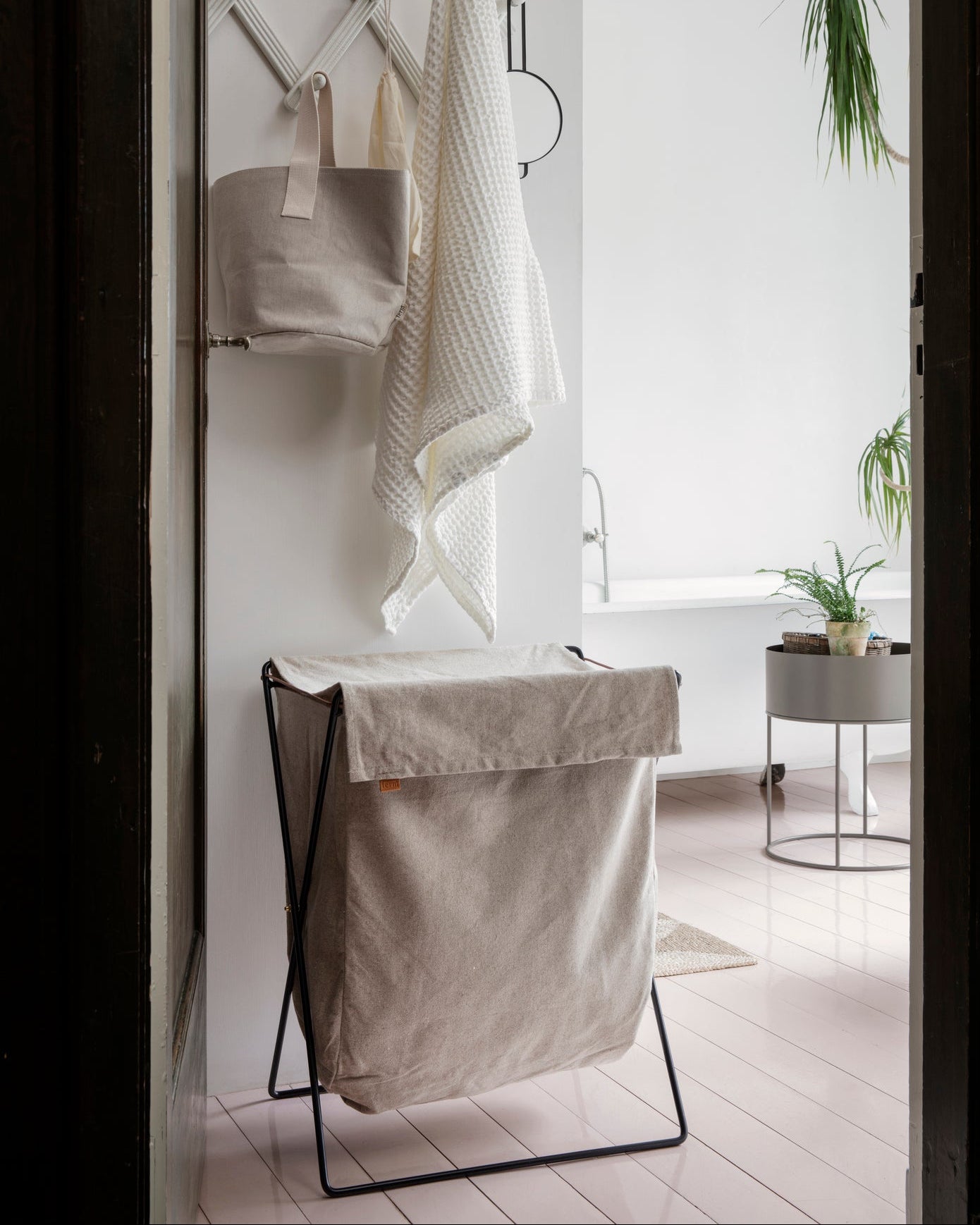 Herman Laundry Stand