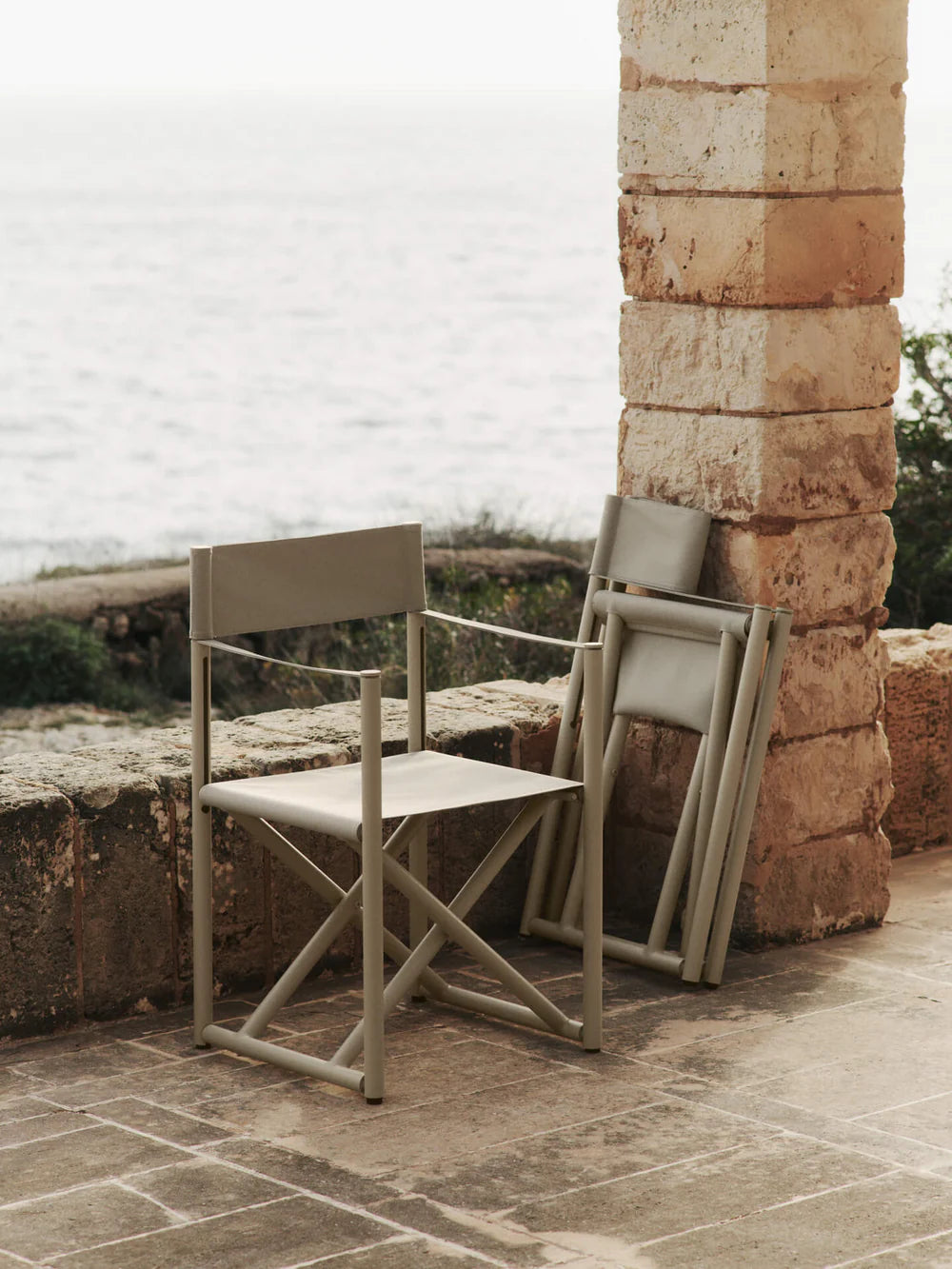 Voya Folding Chair