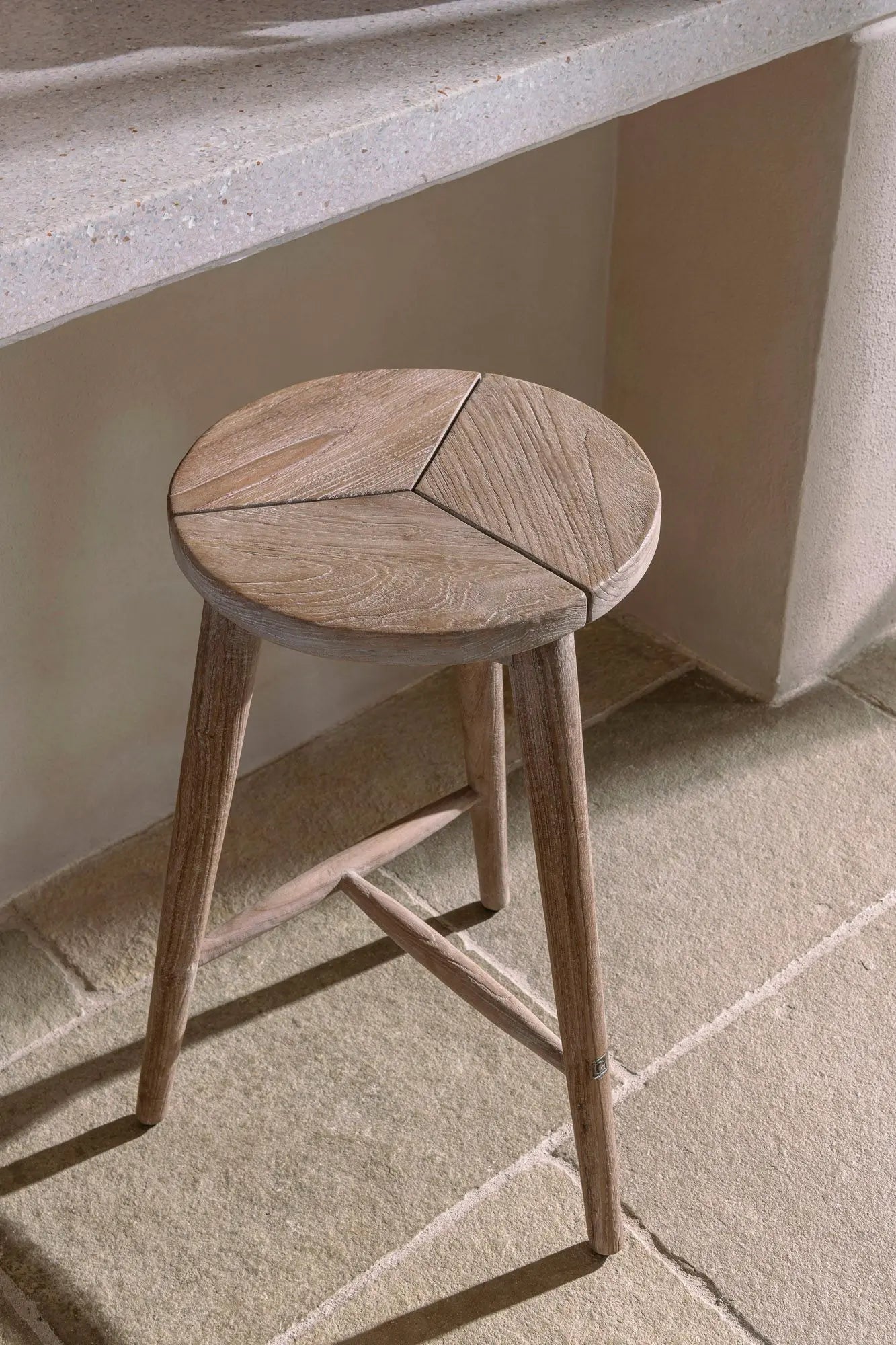 Bar stool